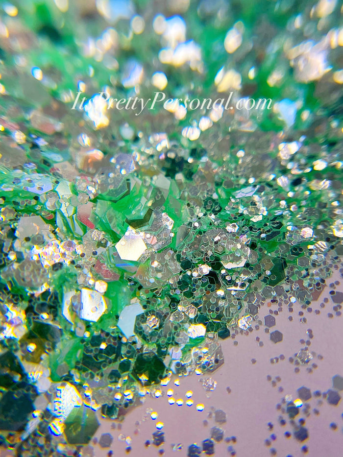 "Dreamy Dewdrop XL" -Pastel Green Holographic Glitter (Maker Box January 2026)